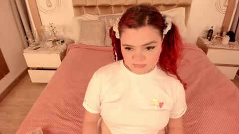 Snapshot of twwiiggy19 chatting on January 2025 08:14:02 PM Twiggy online show from January 2025 08:14:02 PM