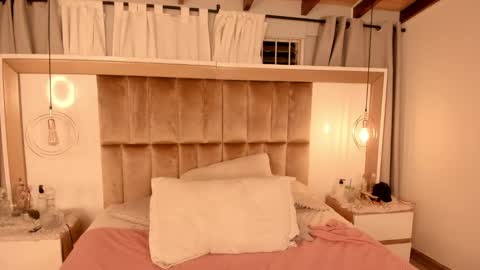 Snapshot of twwiiggy19 chatting on February 2025 12:19:01 AM Twiggy online show from February 2025 12:19:01 AM