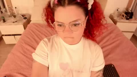 Snapshot of twwiiggy19 chatting on February 2025 08:13:01 PM Twiggy online show from February 2025 08:13:01 PM