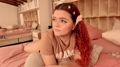 Snapshot of twwiiggy19 chatting on February 2025 01:00:01 AM Twiggy online show from February 2025 01:00:01 AM