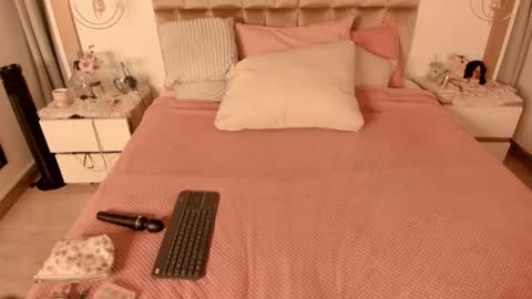 Snapshot of twwiiggy19 chatting on February 2025 08:31:01 PM Twiggy online show from February 2025 08:31:01 PM