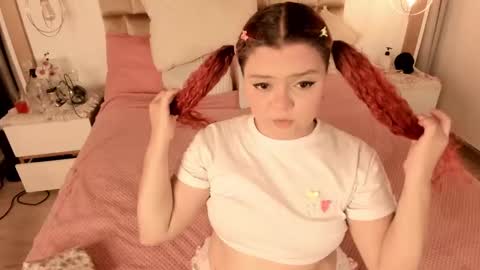 Snapshot of twwiiggy19 chatting on March 2025 07:59:02 PM Twiggy online show from March 2025 07:59:02 PM