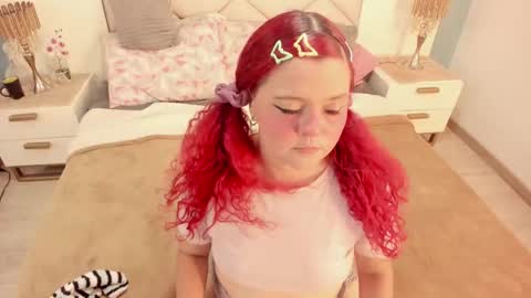 Snapshot of twwiiggy19 chatting on September 2025 08:09:02 PM Twiggy online show from September 2025 08:09:02 PM