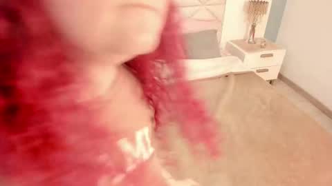 Snapshot of twwiiggy19 chatting on October 2025 08:24:02 PM Twiggy online show from October 2025 08:24:02 PM