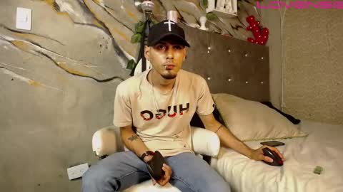 tyl3r_coop3r online show from September 2025 04:02:02 AM