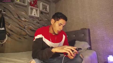 tyl3r_coop3r online show from February 2026 03:47:02 AM