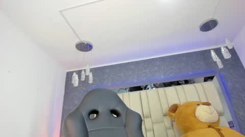 Snapshot of tyla_demon chatting on January 2025 09:23:01 AM TYLA online show from January 2025 09:23:01 AM