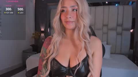 Snapshot of tyla_demon chatting on September 2025 04:17:02 AM TYLA online show from September 2025 04:17:02 AM