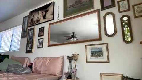 tylababyy online show from November 2025 06:41:02 PM