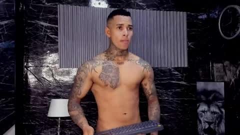 tyler_bell_ online show from May 2026 04:09:02 AM