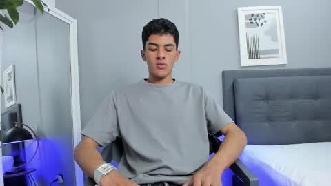 Snapshot of tyler_fox_ chatting on October 2025 08:24:02 PM Tyler Fox online show from October 2025 08:24:02 PM