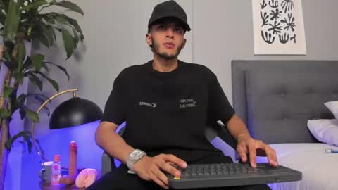 Tyler Fox online show from July 2026 09:47:01 PM