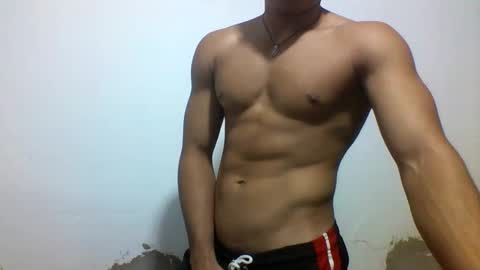 Snapshot of tyler_gold823 chatting on February 2025 01:35:02 PM Tyler online show from February 2025 01:35:02 PM