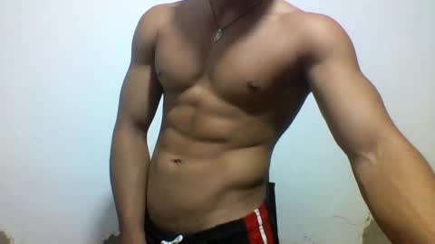 Snapshot of tyler_gold823 chatting on February 2025 01:10:01 PM Tyler online show from February 2025 01:10:01 PM