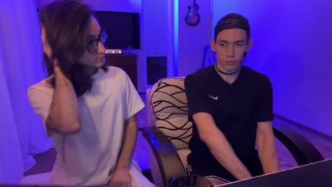 Snapshot of tyler_hack chatting on October 2025 07:57:02 PM Tyler and Chris online show from October 2025 07:57:02 PM