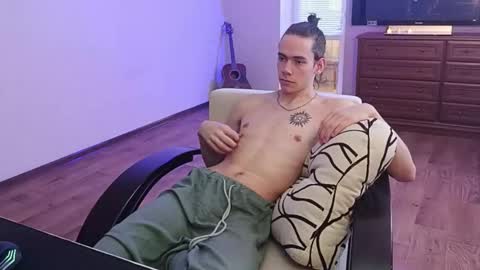 Snapshot of tyler_hack chatting on October 2025 10:11:02 AM Tyler and Chris online show from October 2025 10:11:02 AM