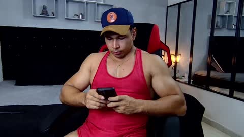 tyler_hank1 online show from January 2025 11:22:01 PM