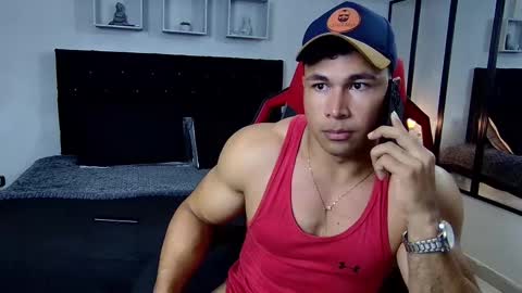 tyler_hank1 online show from February 2025 11:13:01 PM