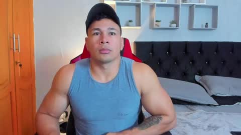 tyler_hank1 online show from April 2026 01:03:02 PM