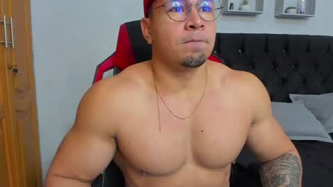 Snapshot of tyler_hank1 chatting on June 2026 09:41:01 PM tyler_hank1 online show from June 2026 09:41:01 PM