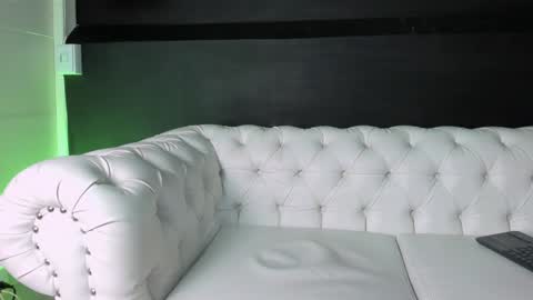 Snapshot of tyler_jonnes chatting on December 2024 02:01:01 AM Tyler online show from December 2024 02:01:01 AM