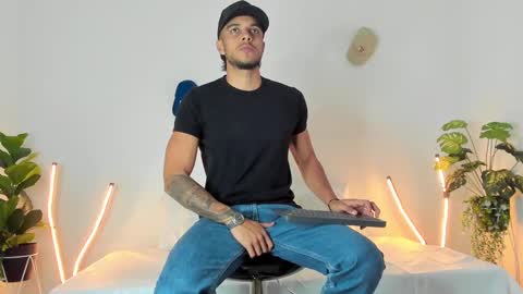 Snapshot of tyler_jonnes chatting on February 2025 11:03:01 PM Tyler online show from February 2025 11:03:01 PM