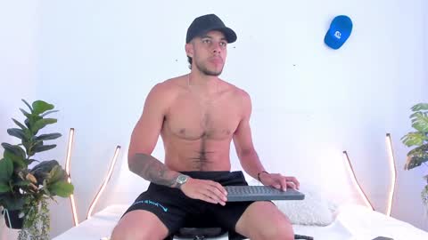 Snapshot of tyler_jonnes chatting on February 2025 05:07:02 PM Tyler online show from February 2025 05:07:02 PM