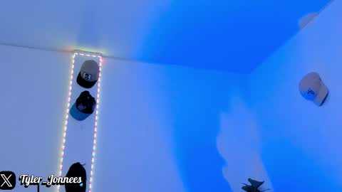 Snapshot of tyler_jonnes chatting on November 2025 11:37:02 PM Tyler online show from November 2025 11:37:02 PM