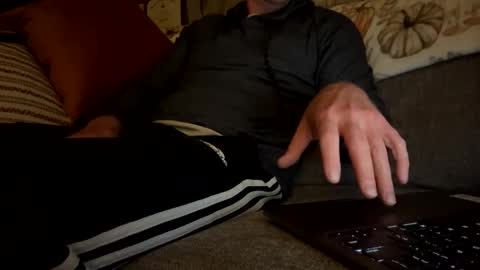 Tyuncutcarpenter online show from October 2025 09:37:01 AM