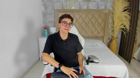 Snapshot of tylercross_ chatting on March 2026 08:13:01 PM Tyler online show from March 2026 08:13:01 PM