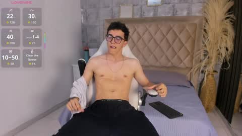 Snapshot of tylercross_ chatting on March 2026 08:19:02 PM Tyler online show from March 2026 08:19:02 PM