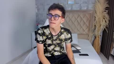 Snapshot of tylercross_ chatting on March 2026 08:31:01 PM Tyler online show from March 2026 08:31:01 PM