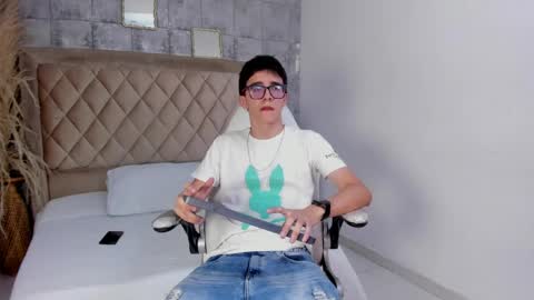 Snapshot of tylercross_ chatting on April 2026 08:28:02 PM Tyler online show from April 2026 08:28:02 PM