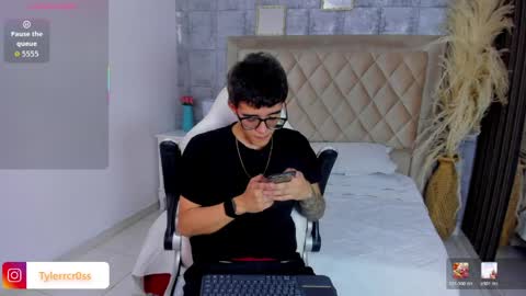Snapshot of tylercross_ chatting on April 2026 08:28:02 PM Tyler online show from April 2026 08:28:02 PM