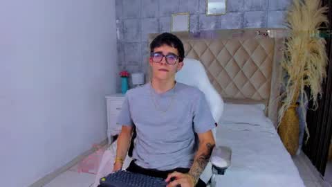 Snapshot of tylercross_ chatting on April 2026 08:20:02 PM Tyler online show from April 2026 08:20:02 PM