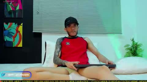 Snapshot of tylergiuseppe_ chatting on December 2025 09:33:01 PM tylergiuseppe_ online show from December 2025 09:33:01 PM