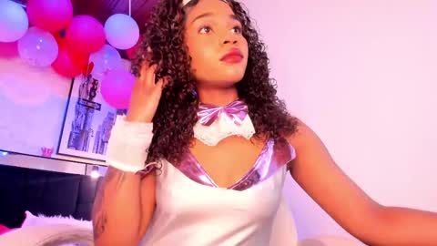 Snapshot of tylla_ chatting on February 2025 02:14:01 AM online show from February 2025 02:14:01 AM