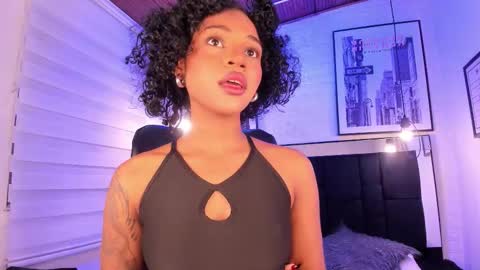 Snapshot of tylla_ chatting on October 2025 04:12:01 AM online show from October 2025 04:12:01 AM