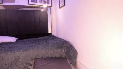 Snapshot of tylla_ chatting on October 2025 03:09:01 AM online show from October 2025 03:09:01 AM