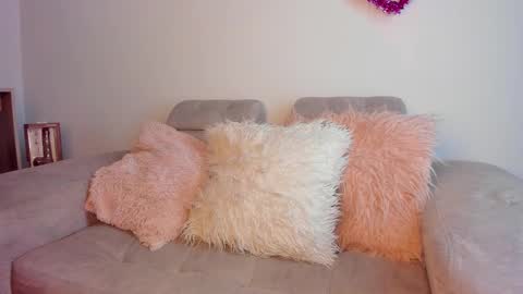 tylla__ online show from February 2026 05:05:02 AM