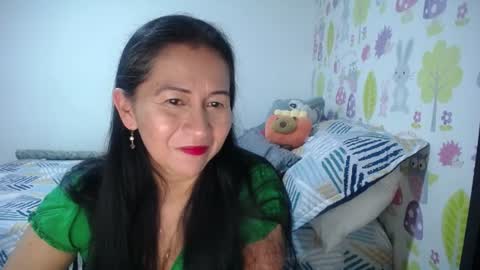 Snapshot of tyna_b chatting on June 2026 11:18:02 PM Tyna online show from June 2026 11:18:02 PM
