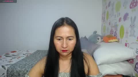 Snapshot of tyna_b chatting on July 2026 08:33:01 PM Tyna online show from July 2026 08:33:01 PM