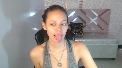 TYNA  online show from September 2025 05:01:01 PM