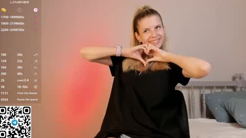 Snapshot of tyty_pupu chatting on May 2026 06:36:02 PM Christine 3 Next broadcast tomorrow at 2100 GMT 5 online show from May 2026 06:36:02 PM