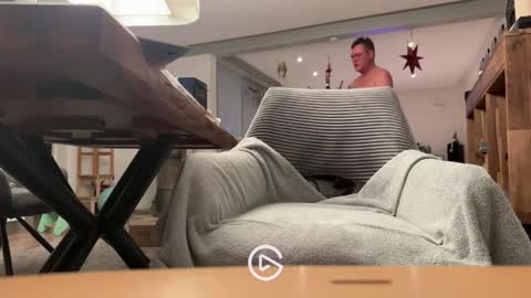 Snapshot of ueberdruck01 chatting on December 2025 10:49:02 PM ueberdruck01 online show from December 2025 10:49:02 PM