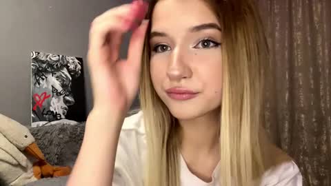 Snapshot of ulalittlepage chatting on December 2025 04:59:02 PM Vikki online show from December 2025 04:59:02 PM