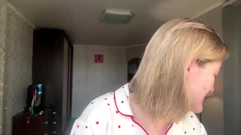 Emily online show from November 2025 09:31:02 AM