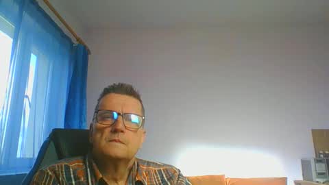 Snapshot of ulmeni4 chatting on March 2025 12:15:02 PM ulmeni4 online show from March 2025 12:15:02 PM
