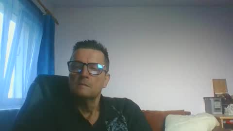Snapshot of ulmeni4 chatting on November 2025 02:06:01 PM ulmeni4 online show from November 2025 02:06:01 PM