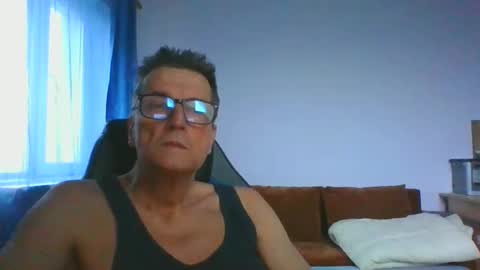 Snapshot of ulmeni4 chatting on November 2025 06:13:01 AM ulmeni4 online show from November 2025 06:13:01 AM